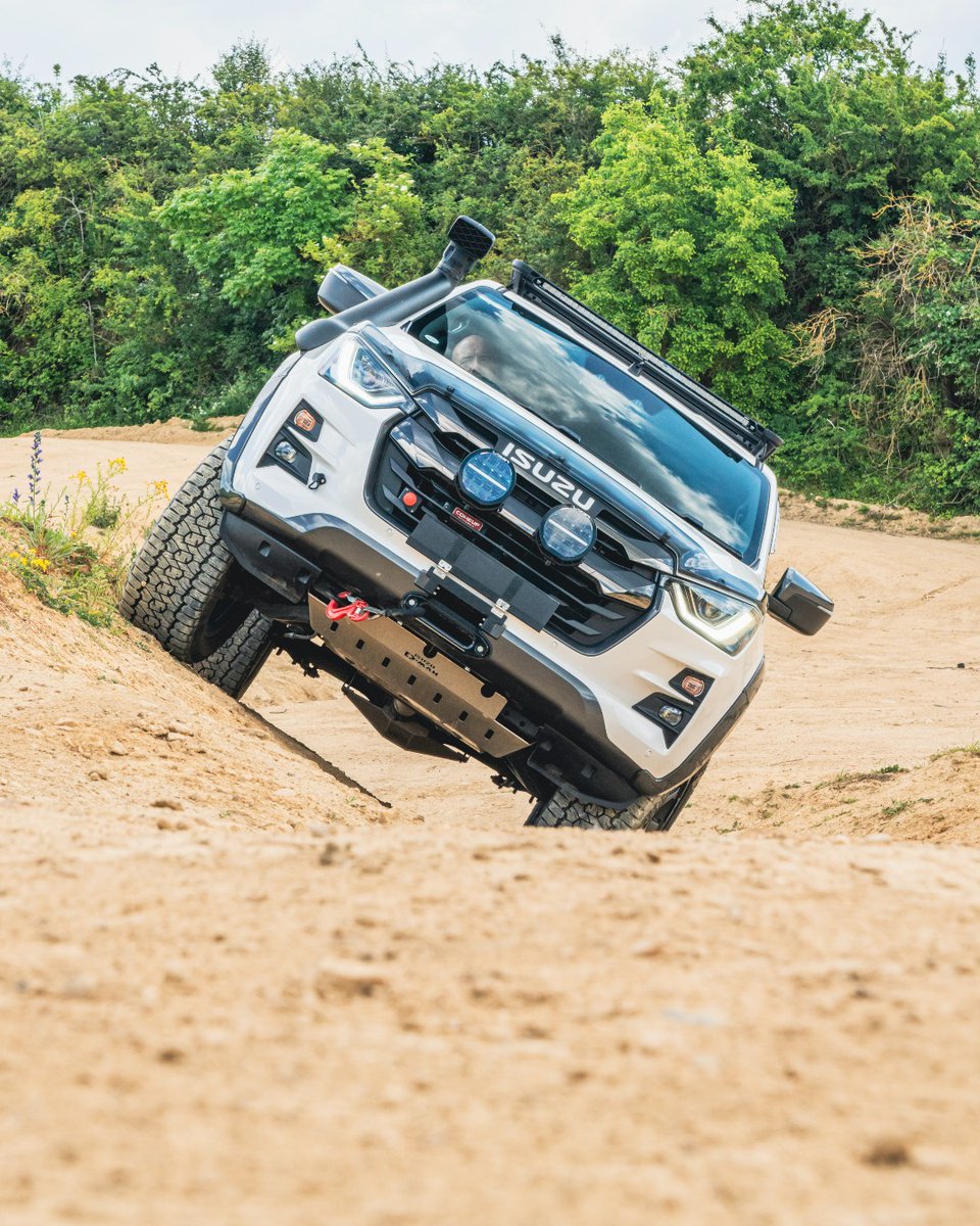 FJChalkeIsuzu's tweet image. When the road ends, that’s when the fun begins. Master challenging terrain in the #IsuzuDMaxMUDMASTER, built with a full suite of off-roading accessories.

Discover the #DMax #MUDMASTER’s accessories at Vale Motors in #Wincanton, or click isuzudmax.co.uk/isuzu-d-max-vc… to learn more.