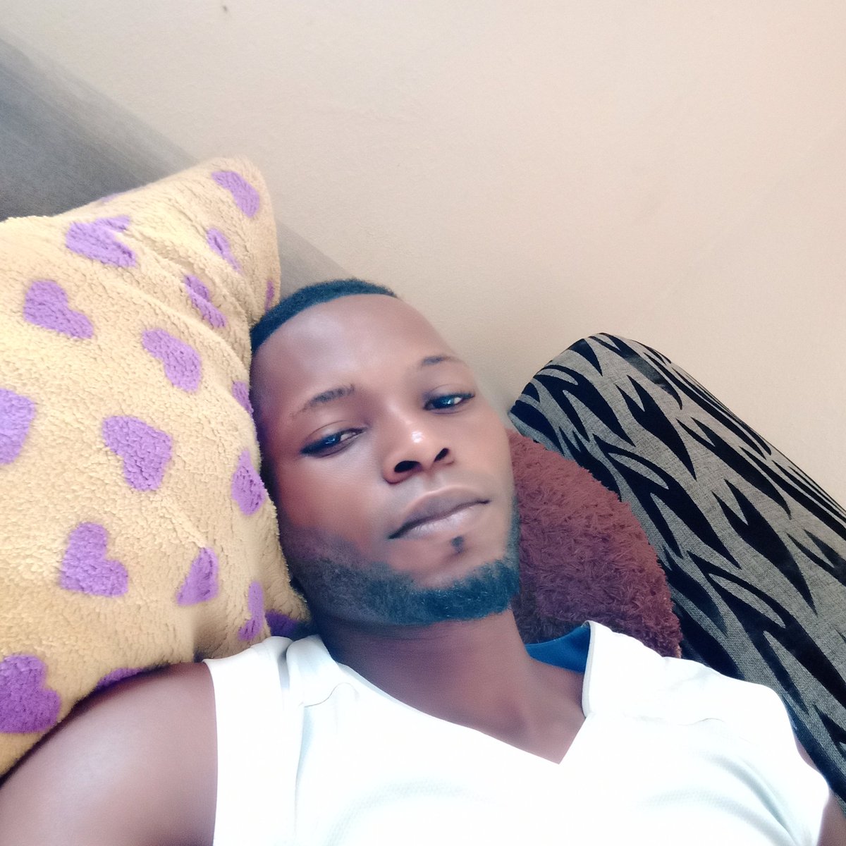 God things is too aad by this time around let me be a rich man with better person God I beg 🙏🙏🙏  😔😔😔