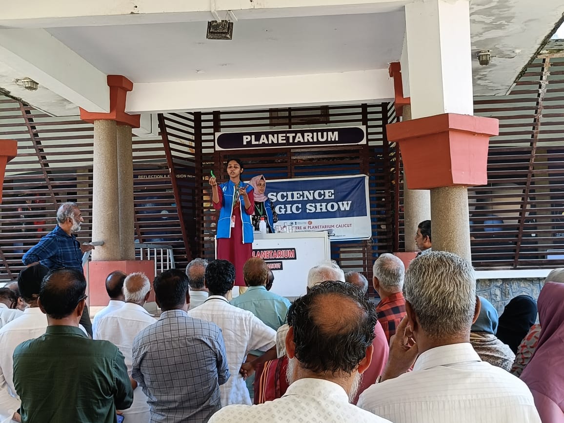 rscpcalicut's tweet image. Glimpses from the Science Show Organised for the Senior citizens by @rscpcalicut a unit of @ncsmgoi 
@vismuseum @PMOIndia  @MinOfCultureGoI 
#Sciencedemonstrationlecture #Physics #Chemistry