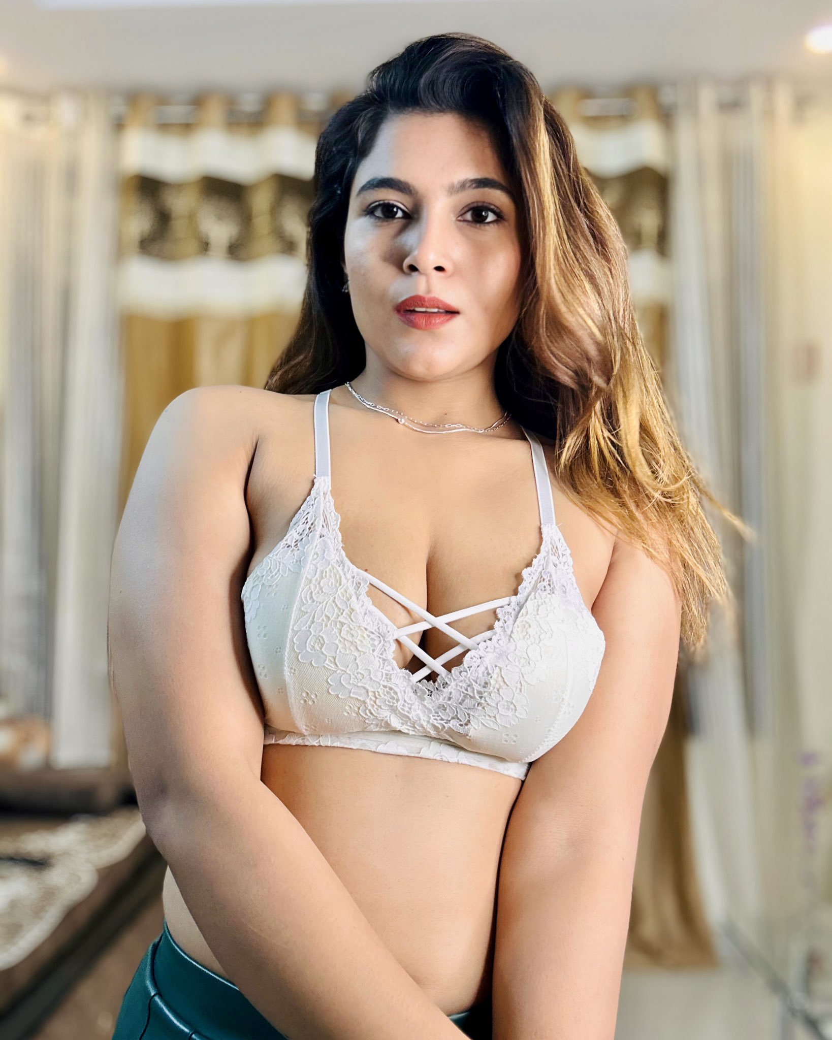 GXgKyCjXEAEDFgZ?format=jpg&name=large