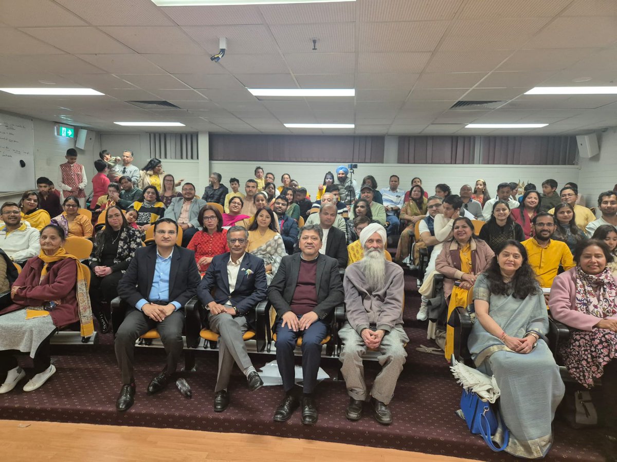 India in Australia (@hcicanberra) on Twitter photo рд╣рд┐рдВрджреА рджрд┐рд╡рд╕ (14 рд╕рд┐рддрдВрдмрд░) рдХреЗ рдЙрдкрд▓рдХреНрд╖реНрдп рдореЗрдВ рдЖрдЬ рднрд╛рд░рддреАрдп рдЙрдЪреНрдЪрд╛рдпреЛрдЧ рдПрд╡рдВ рдХреИрдирдмреЗрд░рд╛ рд╣рд┐рдиреНрджреА рд╕реНрдХреВрд▓ рджреНрд╡рд╛рд░рд╛ рдЖрдпреЛрдЬрд┐рдд рдХрд╛рд░реНрдпрдХреНрд░рдо рдореЗрдВ рднрд╛рд░рдд-рдкрд░рд┐рдЬрдиреЛрдВ рдиреЗ рдмрдбрд╝реЗ рдЙрддреНрд╕рд╛рд╣ рдФрд░ рдЬреЛрд╢ рдХреЗ рд╕рд╛рде рднрд╛рдЧ рд▓рд┐рдпрд╛ред рдХрд╛рд░реНрдпрдХреНрд░рдо рдореЗрдВ рди рдХреЗрд╡рд▓ рд╡рд┐рджреНрдпрд╛рд▓рдп рдореЗрдВ рдкрдврд╝ рд░рд╣реЗ рдмрдЪреНрдЪреЗ рдмрд▓реНрдХрд┐ рдЙрдирдХреЗ рдорд╛рддрд╛-рдкрд┐рддрд╛ рднреА рдмрдврд╝-рдЪрдврд╝ рдХрд░ рд╕рдореНрдорд┐рд▓рд┐рдд рд╣реБрдПред рд╣рд┐рдВрджреА рджрд┐рд╡рд╕ (14 рд╕рд┐рддрдВрдмрд░) рдХреЗ рдЙрдкрд▓рдХреНрд╖реНрдп рдореЗрдВ рдЖрдЬ рднрд╛рд░рддреАрдп рдЙрдЪреНрдЪрд╛рдпреЛрдЧ рдПрд╡рдВ рдХреИрдирдмреЗрд░рд╛ рд╣рд┐рдиреНрджреА рд╕реНрдХреВрд▓ рджреНрд╡рд╛рд░рд╛ рдЖрдпреЛрдЬрд┐рдд рдХрд╛рд░реНрдпрдХреНрд░рдо рдореЗрдВ рднрд╛рд░рдд-рдкрд░рд┐рдЬрдиреЛрдВ рдиреЗ рдмрдбрд╝реЗ рдЙрддреНрд╕рд╛рд╣ рдФрд░ рдЬреЛрд╢ рдХреЗ рд╕рд╛рде рднрд╛рдЧ рд▓рд┐рдпрд╛ред рдХрд╛рд░реНрдпрдХреНрд░рдо рдореЗрдВ рди рдХреЗрд╡рд▓ рд╡рд┐рджреНрдпрд╛рд▓рдп рдореЗрдВ рдкрдврд╝ рд░рд╣реЗ рдмрдЪреНрдЪреЗ рдмрд▓реНрдХрд┐ рдЙрдирдХреЗ рдорд╛рддрд╛-рдкрд┐рддрд╛ рднреА рдмрдврд╝-рдЪрдврд╝ рдХрд░ рд╕рдореНрдорд┐рд▓рд┐рдд рд╣реБрдПред