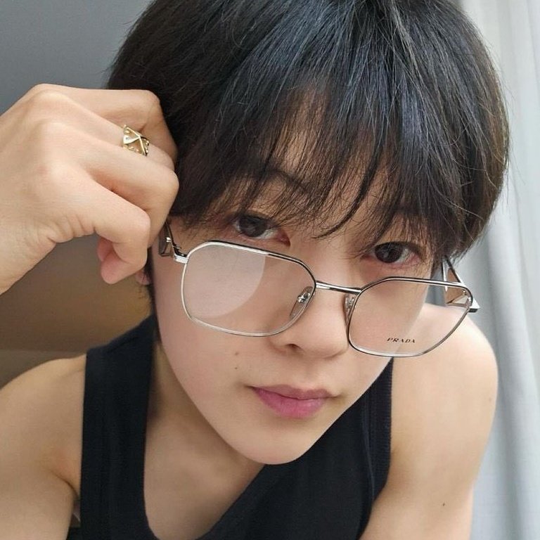 0528_files's tweet image. THIS BEING THE SAME PERSON....