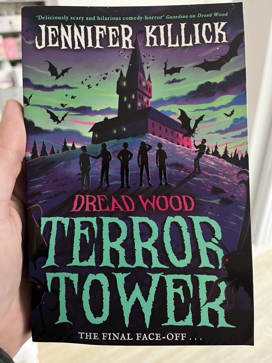 Tom G 📕 tweet media