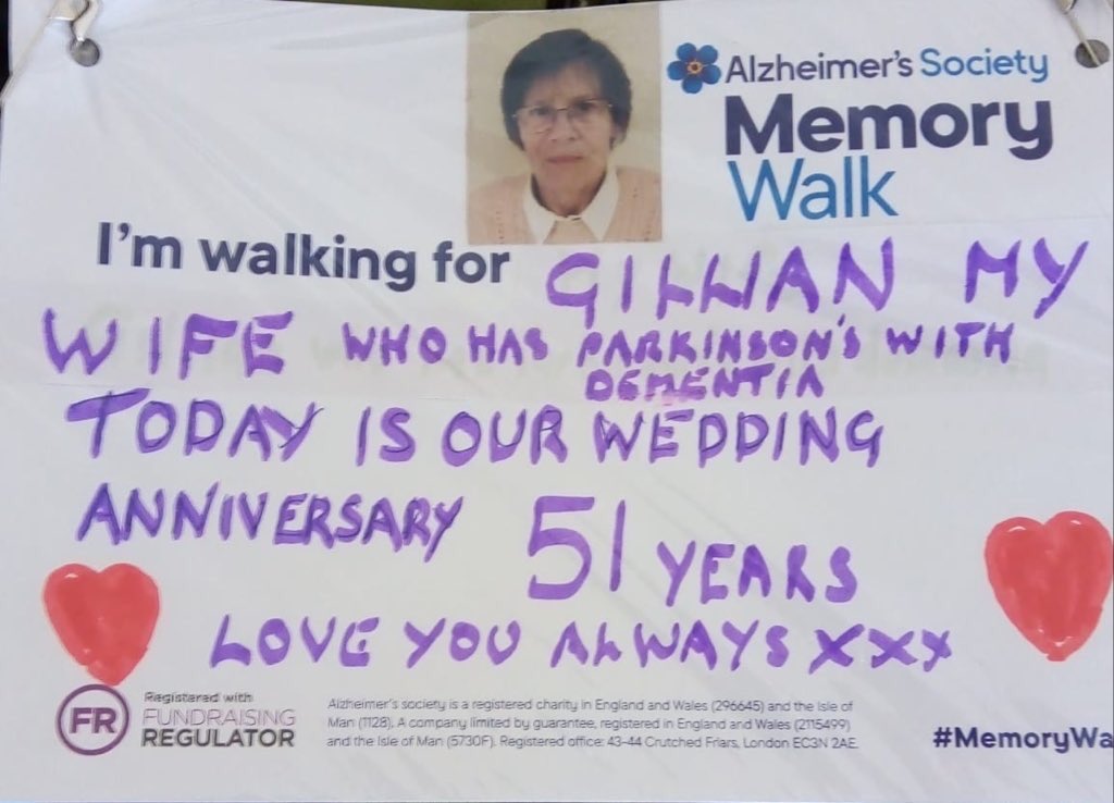rahhead01's tweet image. My dad is walking this today for my mum! Good luck to all!  #memorywalk