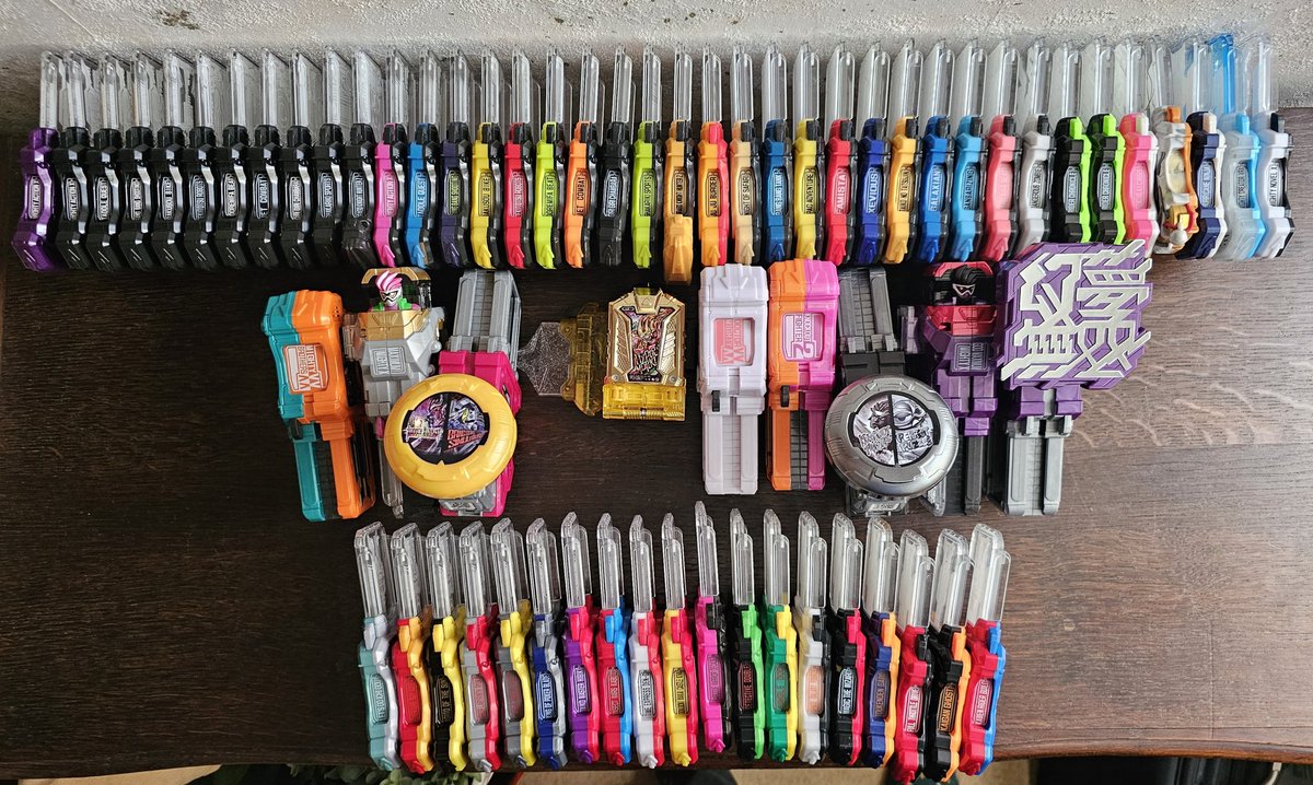 EmmaChan24's tweet image. I can&apos;t believe I&apos;m near completion 🤣
I&apos;m still missing another Proto Bakusou Bike and Gear Dual
@TheRealMattHunt
@LivingRangerKey