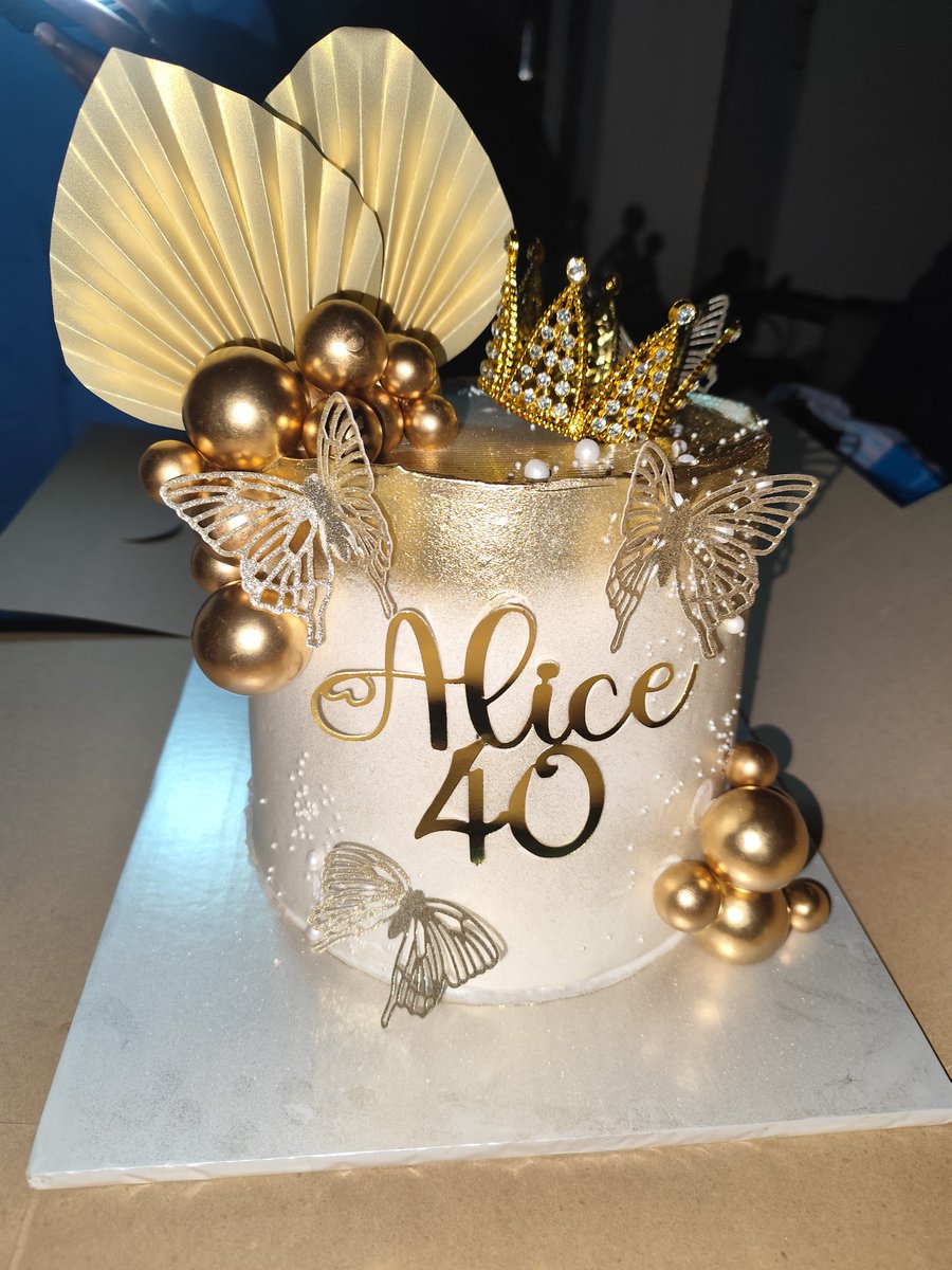 MaguswiAM's tweet image. Happy 40th birthday to me
#September12
#virgo
#40yearsold
#cakeday