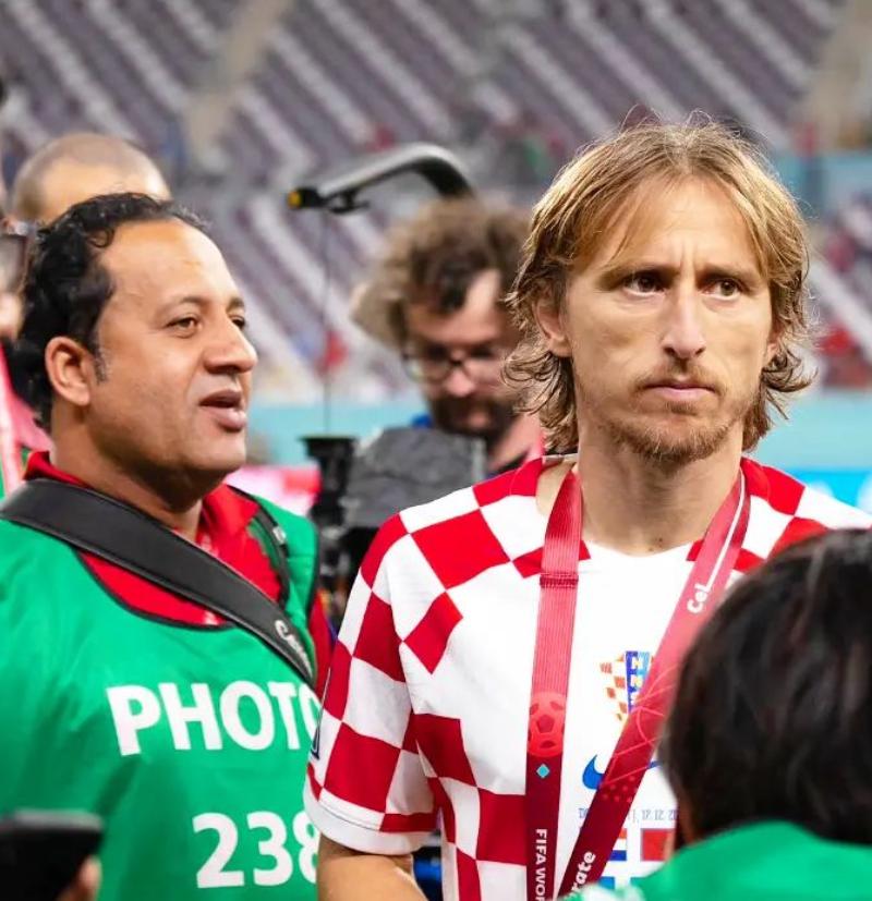 نبارك ونهنئ الفاضل / احمد بن خميس بن حسن البريكي الصحفي والمصور وذلك لاختياره كأول سفير عماني يمثل بلاده بشكل رسمي في بطوله كاس العالم المقبله وأختياره من ضمن فريق التصوير بالاتحاد الدولي لكرة القدم ( الفيفا) .