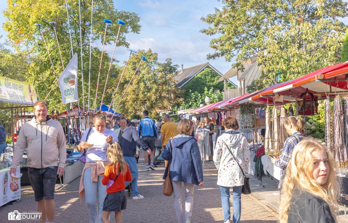 Jaarmarkt 2024 Vijfhuizen kwam weer 'in ieders kraam te pas' dlvr.it/TDG45g