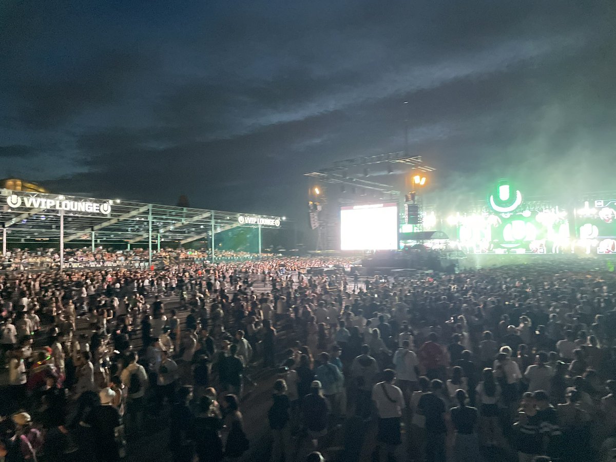 todfkdfsergrr's tweet image. 某企業vipブースからの眺めです。vvipも良いがこちらも悪くはないよ。飲みましょう🍺

@ultrajapan #ultra2024