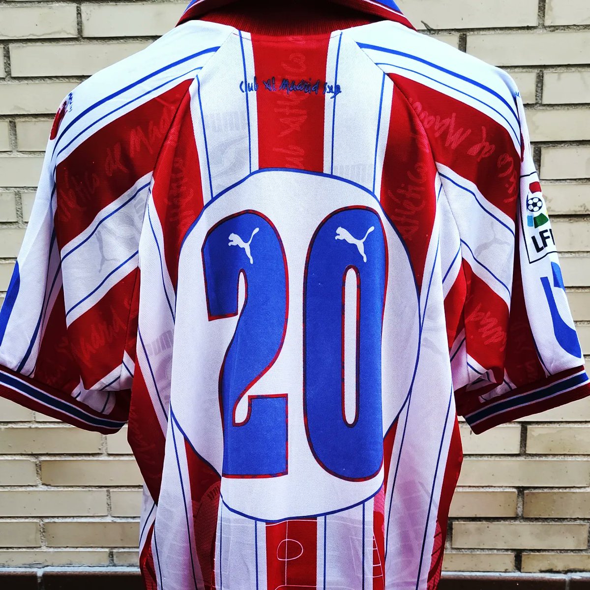 ATMShirts's tweet photo. Camiseta del @Atleti usada en la pretemporada 1997 en el Trofeo #Carranza VS @VascodaGama modelo de @PUMA del año anterior pero con publicidad de #Marbella #ATMShirtsCollection https://t.co/7A8KRZwIaC
