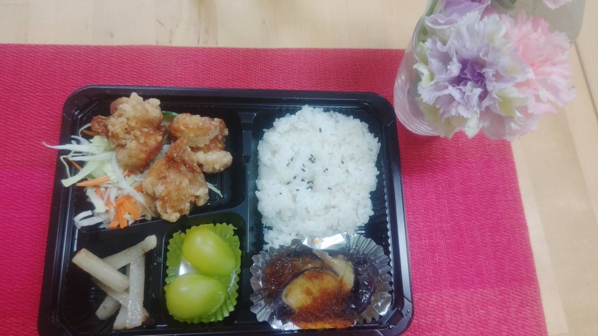 Npo_Synapse40's tweet photo. 中高生が提供するOneコインカフェとフードパントリー

鳥唐揚げ弁当
カボチャの冷製スープ
みさねのパイナップルのジャムのせヨーグルト

テイクアウトした家族から夕飯で食べるつもりがつい食べてしまったら美味しかったです

ポップカーンJr.メンバーありがとう😊

#こども食堂 #居場所つくり https://t.co/HOzTHzxaIl