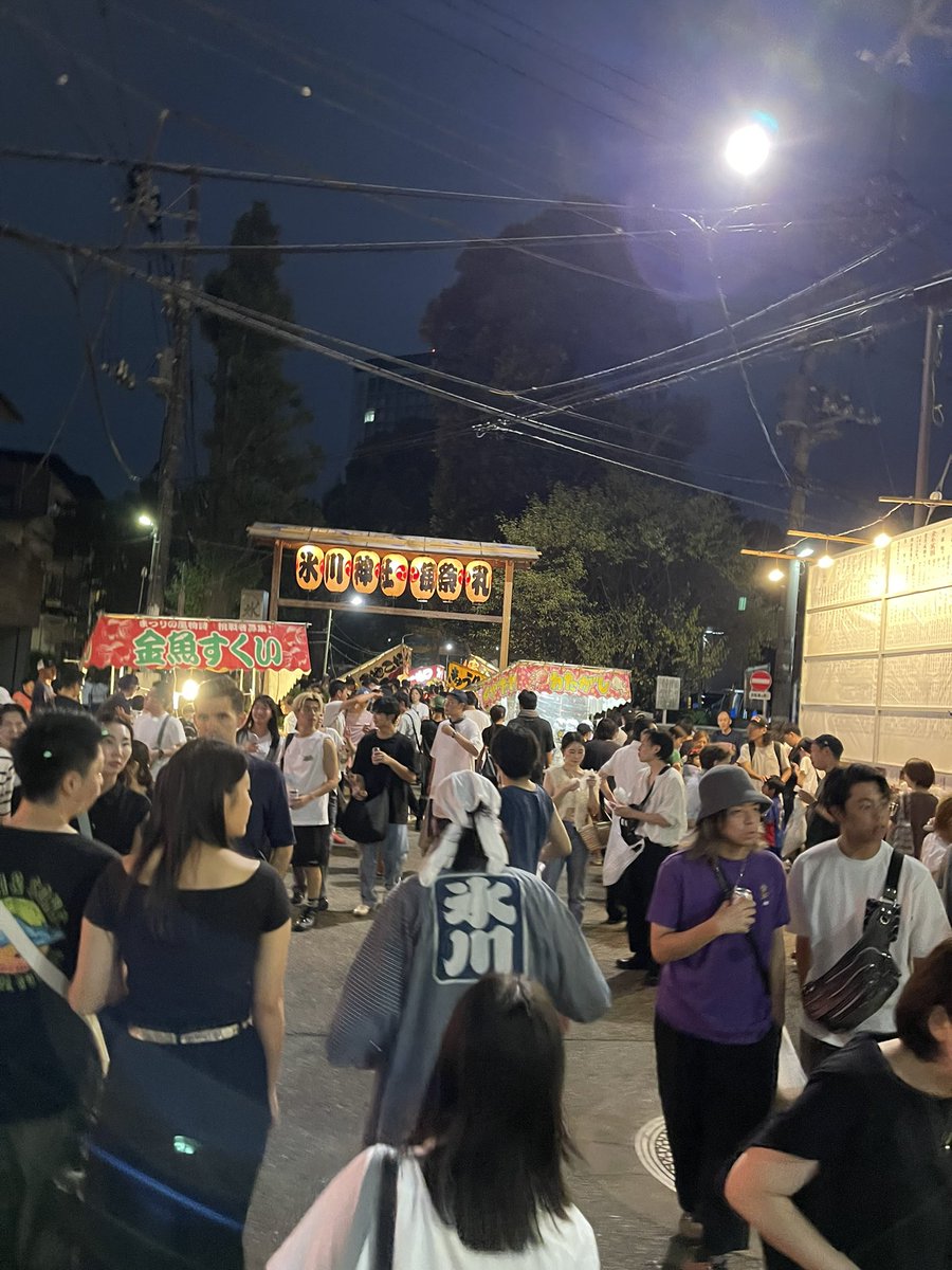 近所の祭りすげえ人