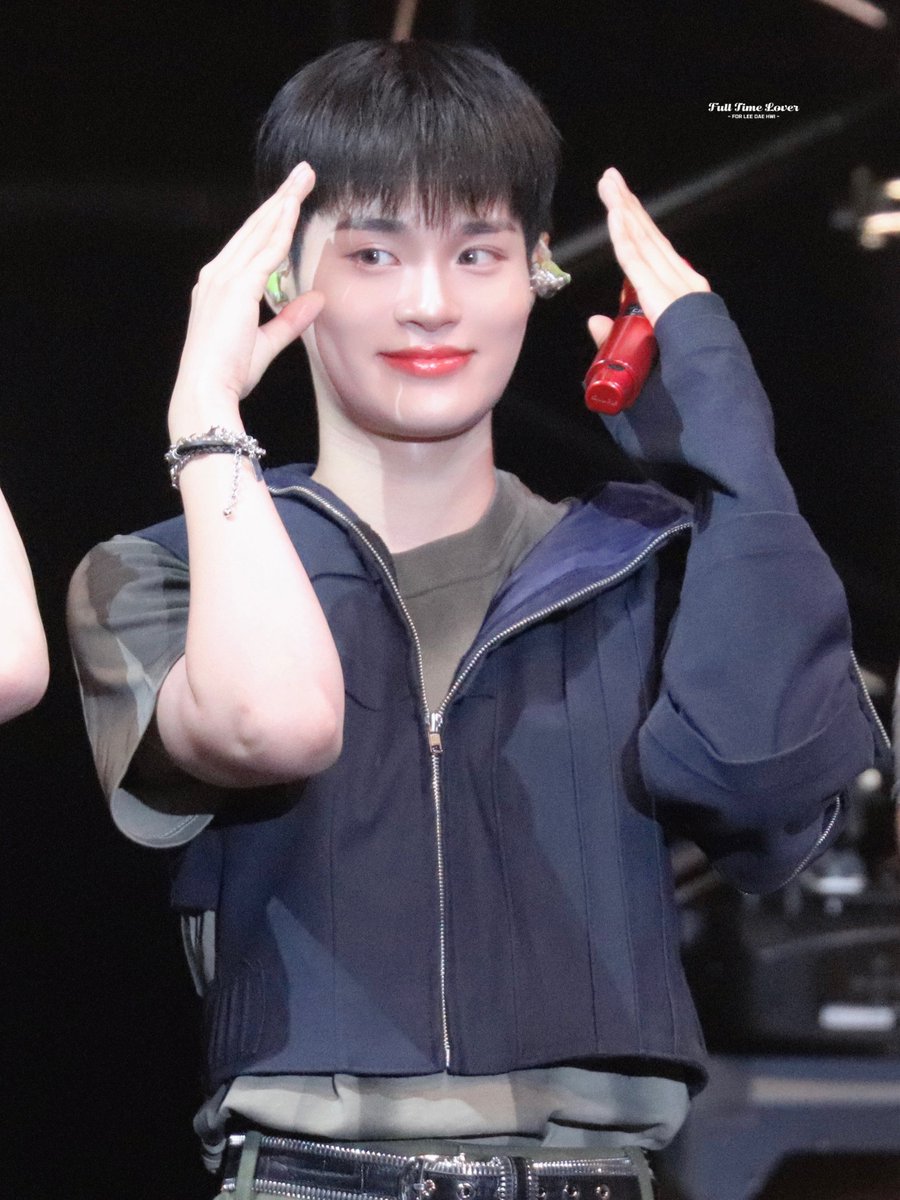 fulltimelover29's tweet photo. 240915
#AB6IX #에이비식스 #이대휘 #デフィ https://t.co/UxIJ1UmDD1