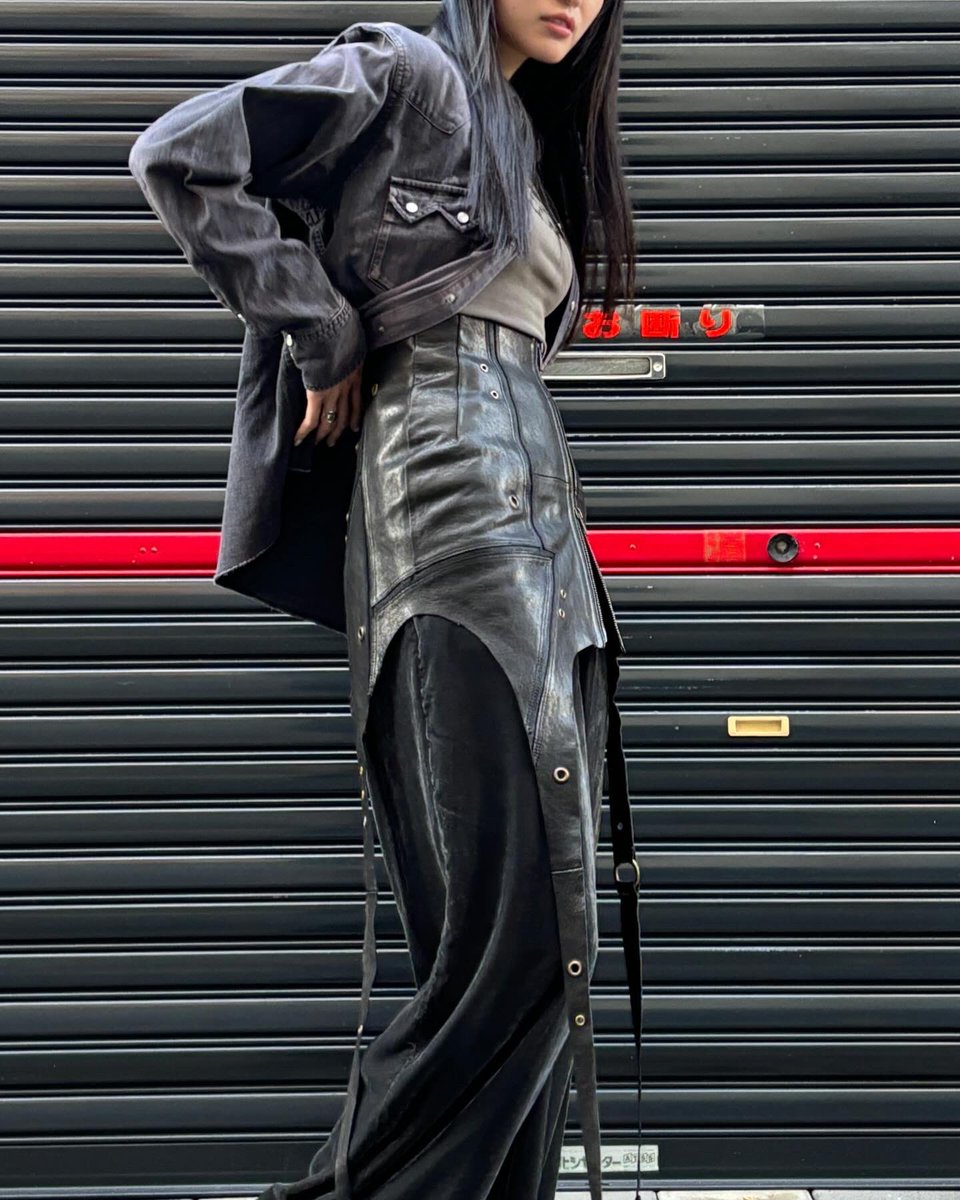 trent_FUKUOKA's tweet photo. 【24AW】MASU / VELVET WIDE TROUSERS
スタッフ身長167㎝
.
#masu #parksandmini #mukcyen #remagine #trentfukuoka #福岡セレクトショップ https://t.co/T8jbaI4u89