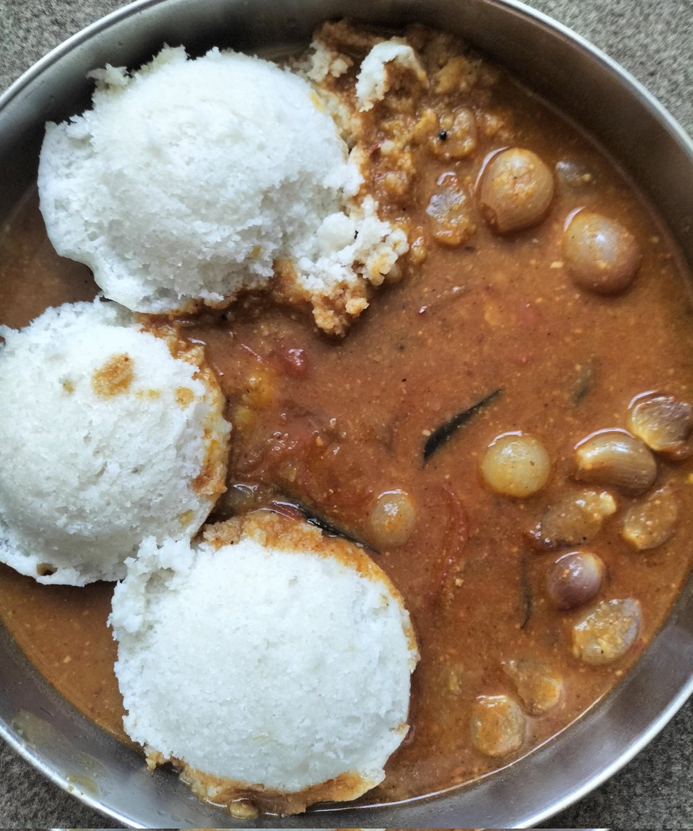 Sunday Breakfast: Idli in a sea of Sambar with small Onions🧅🌶️🌰🌶️