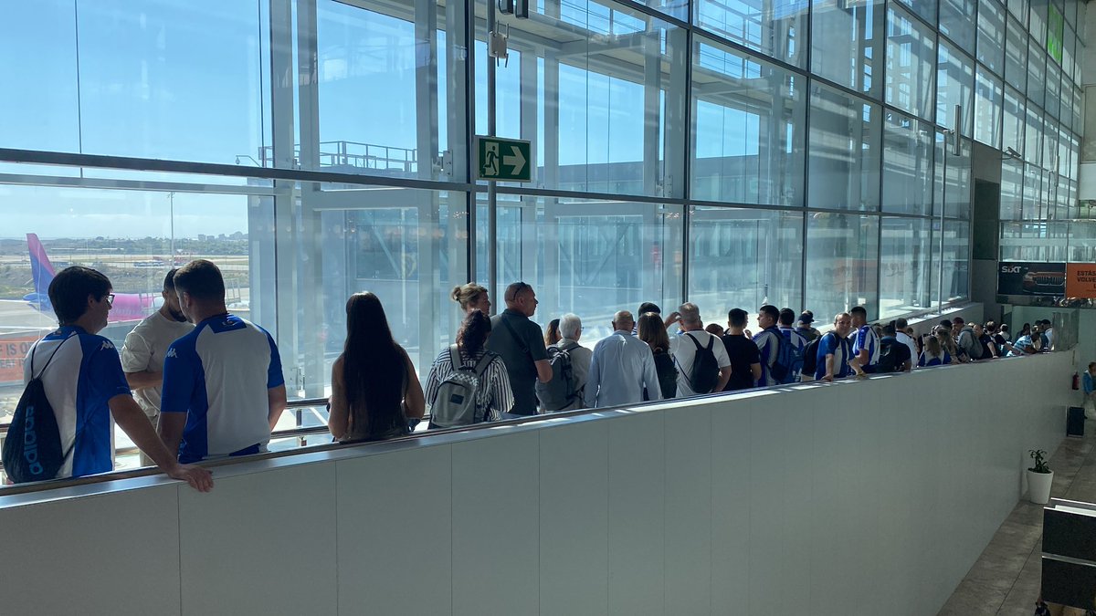 ✈️ Muchísimos herculanos viajan a Ibiza a esta hora para ver esta tarde a su equipo en Can Misses #HérculesCF 

📱 + 📻  A partir de las 17 horas os lo contamos en el Tiempo de Juego de <a href="/COPEAlicante/">COPE Alicante</a>