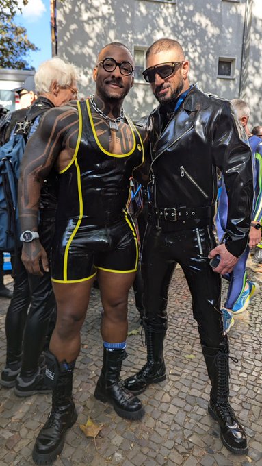 Very cool @MarcoNapoliXXX  
#folsom24 https://t.co/7UOkRCPyIi