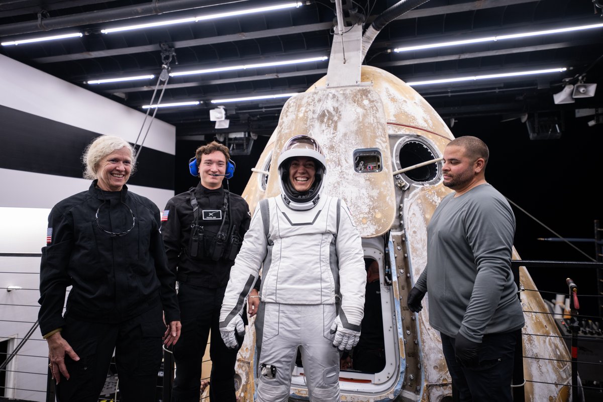 SpaceX tweet media
