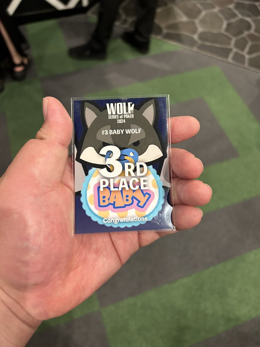 プロポーカーになりました。賞金は渡航費代とポーカー大会の参加費にできる模様。 ありがとございました！