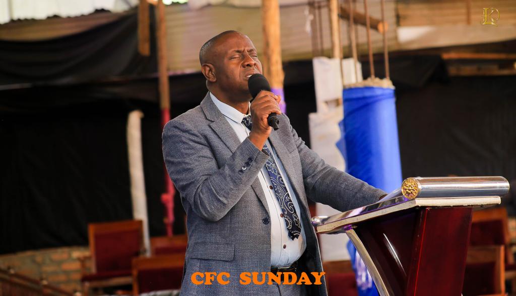 kl_dickson's tweet photo. “A good man out of the good treasure of his heart brings forth good; and an evil man out of the evil treasure of his heart brings forth evil. For out of the abundance of the heart his mouth speaks.” Luk 6:45 (NKJV)

CFC Moments 

#SundayService 
#CFCFortPortal 
#DealingWithSelf https://t.co/jPDqP5J7CS