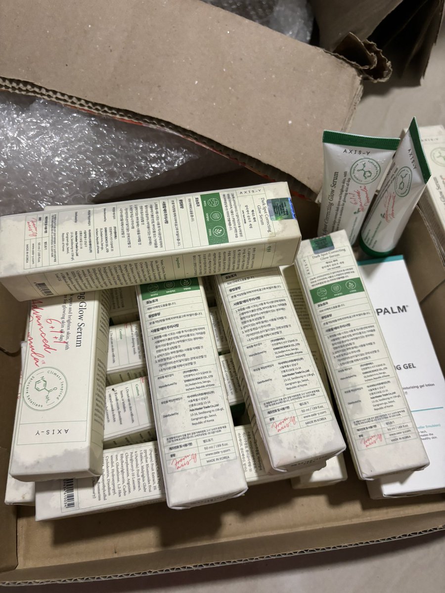 beautydelluna's tweet image. น้ำท่วมเป็นเหตุสินค้าเปียดหมดเลยค่ะ🥺
วันนี้ขอโล๊ะ Axis-Y นะคะ 
จะขออนุญาตส่งไปเป็นหลอดนะคะ กล่องน้องเปียกหมดเลยค่ะ

🌈200 บาท ส่งฟรีไปเลยค่ะ

#Axisy