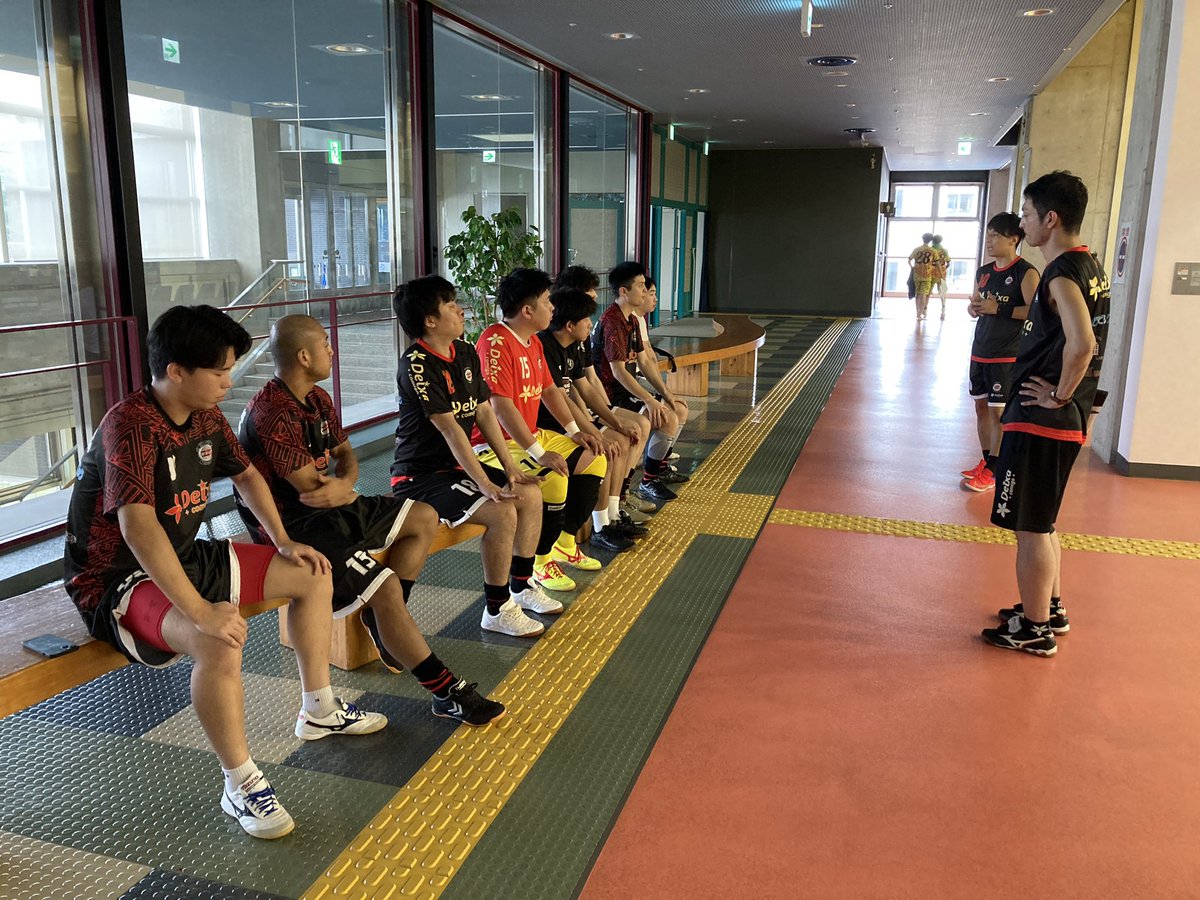 mcuroboros1's tweet photo. 「試合結果　TFL Div.1  第8節」

本日は栃木県フットサルリーグ１部　第8節がおこなわれました！

対戦相手　
F.C.マジカオさん

結果
〇10-2
(1st:5-2、2nd:5-0)

この結果により、優勝が決定しました‼️
応援ありがとうございます‼️ https://t.co/2oMoQTl8hs