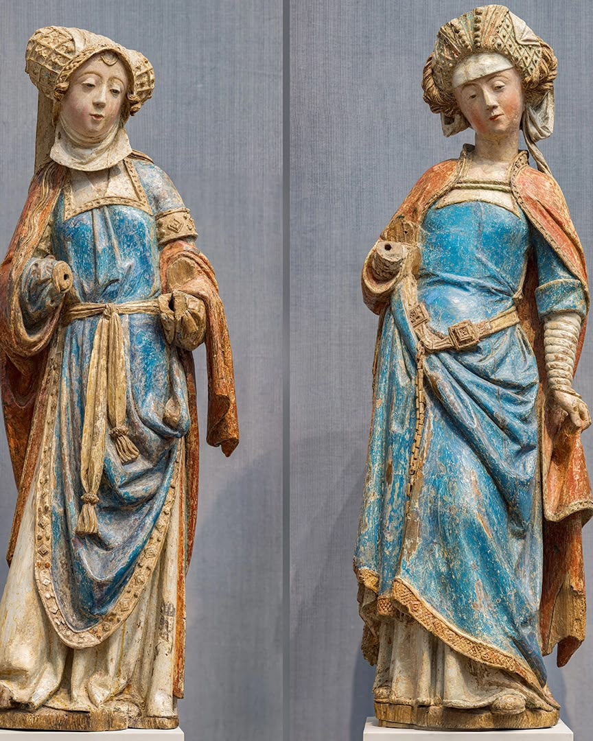 Women from an Entombment.
These two elegant burgher women with their extravagant headdresses were perhaps created in Brussels around 1515. They are regarded as evidence of how the exquisite fashion of the Burgundian court was adopted in the Dutch cities belonging to Burgundy.