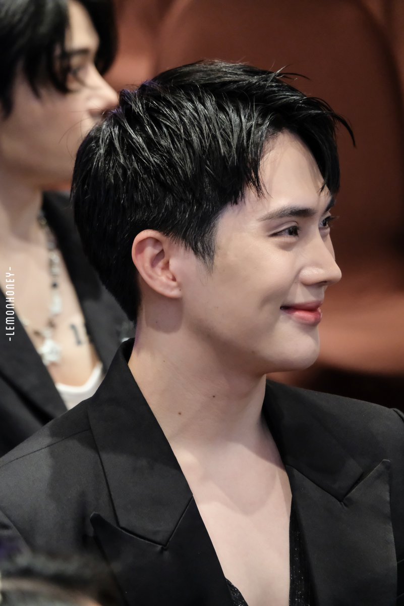 มุมข้างที่ดีมากของอินสาริน :)

BestArtistAwardxGreatInn
#BestArtistAward2024
˚◞ #innsarin  ·͜·♡ #อินสาริน 
#เกรทอิน #GreatINN