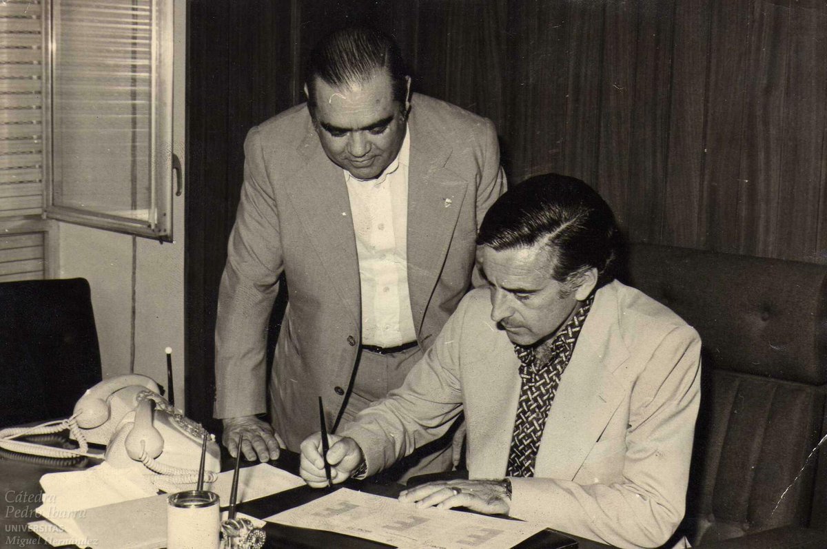 elchecf's tweet photo. 🔙📜 ¿Sabías que en la previa del #ElcheGranada de la temporada 87/88 Felipe Mesones recibió, tras ser nombrado mejor entrenador del mes de noviembre por @RadioElcheSER, una placa conmemorativa y... una botella de whisky? 😳🥃

✍️🏼@Apamies71 https://t.co/fby2Gr3qvl