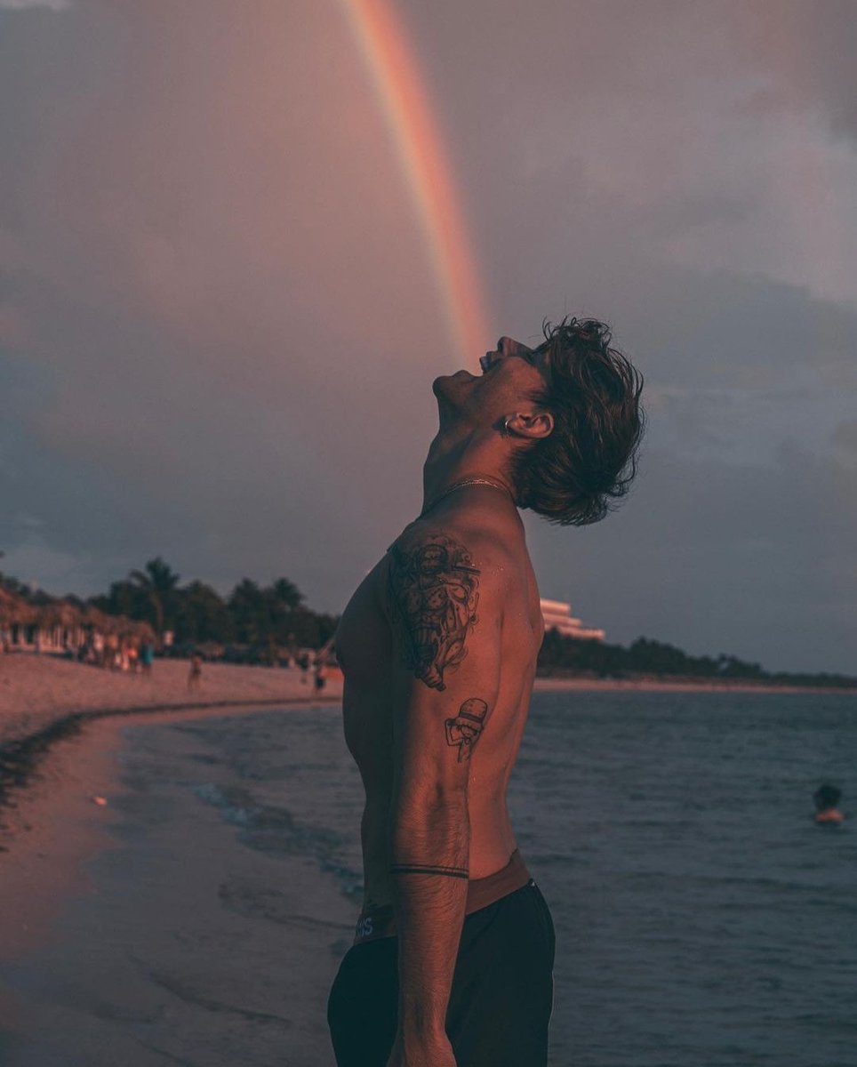 SebsStone's tweet image. #SeductiveSunday

#FreeRol