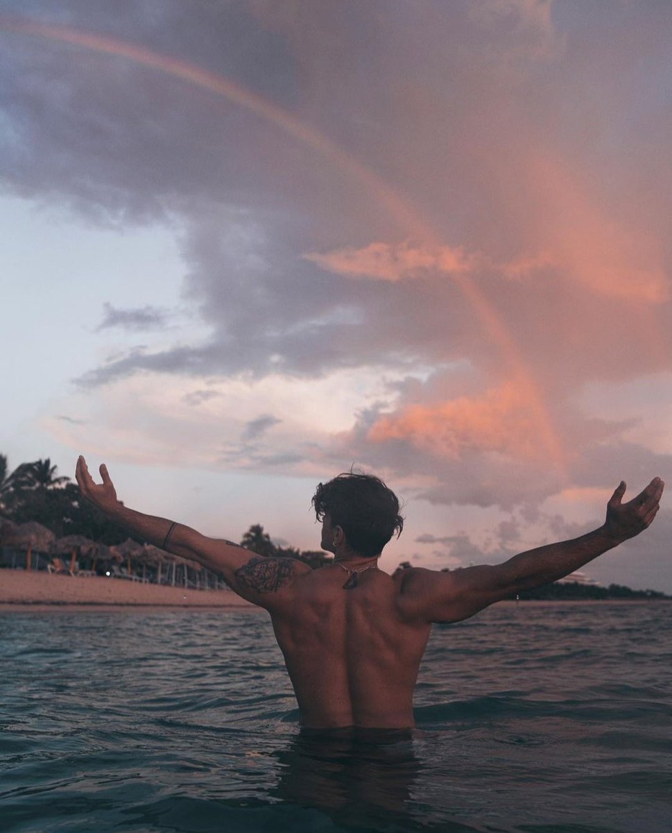 SebsStone's tweet image. #SeductiveSunday

#FreeRol