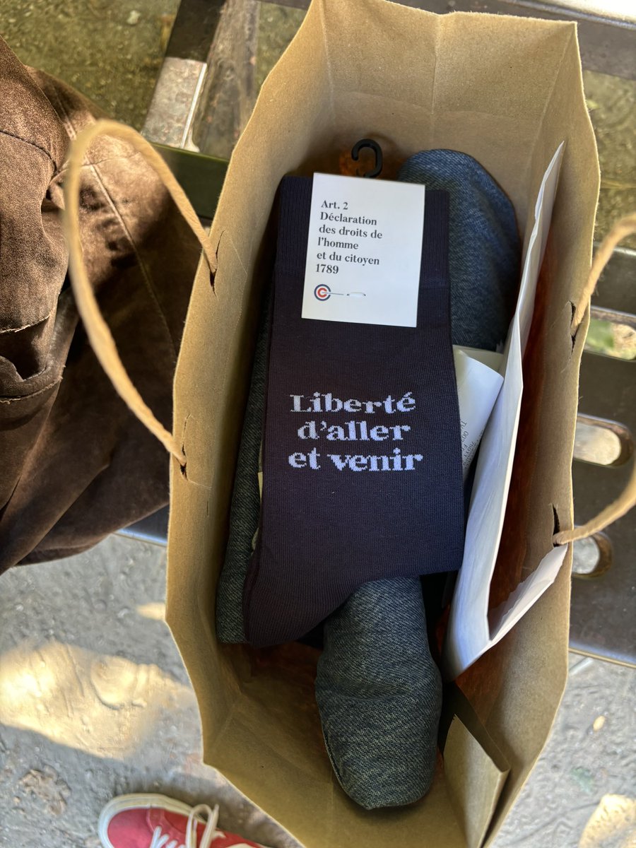 puteveniseplage's tweet image. Mon pèlerinage parisien à moi