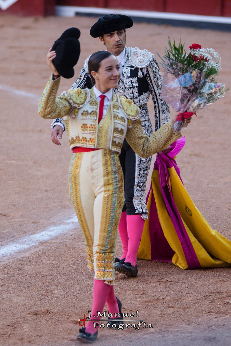 Raquel Martin con el de Antonio Palla.
Salamanca 2024 
<a href="/RaquelMartinCom/">Raquel Martín</a>