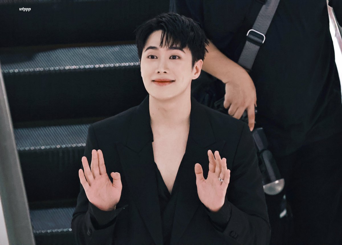 👋

BestArtistAwardxGreatInn
#BestArtistAward2024
#innsarin <a href="/innsarin/">คุณหนูน้องอิน</a>