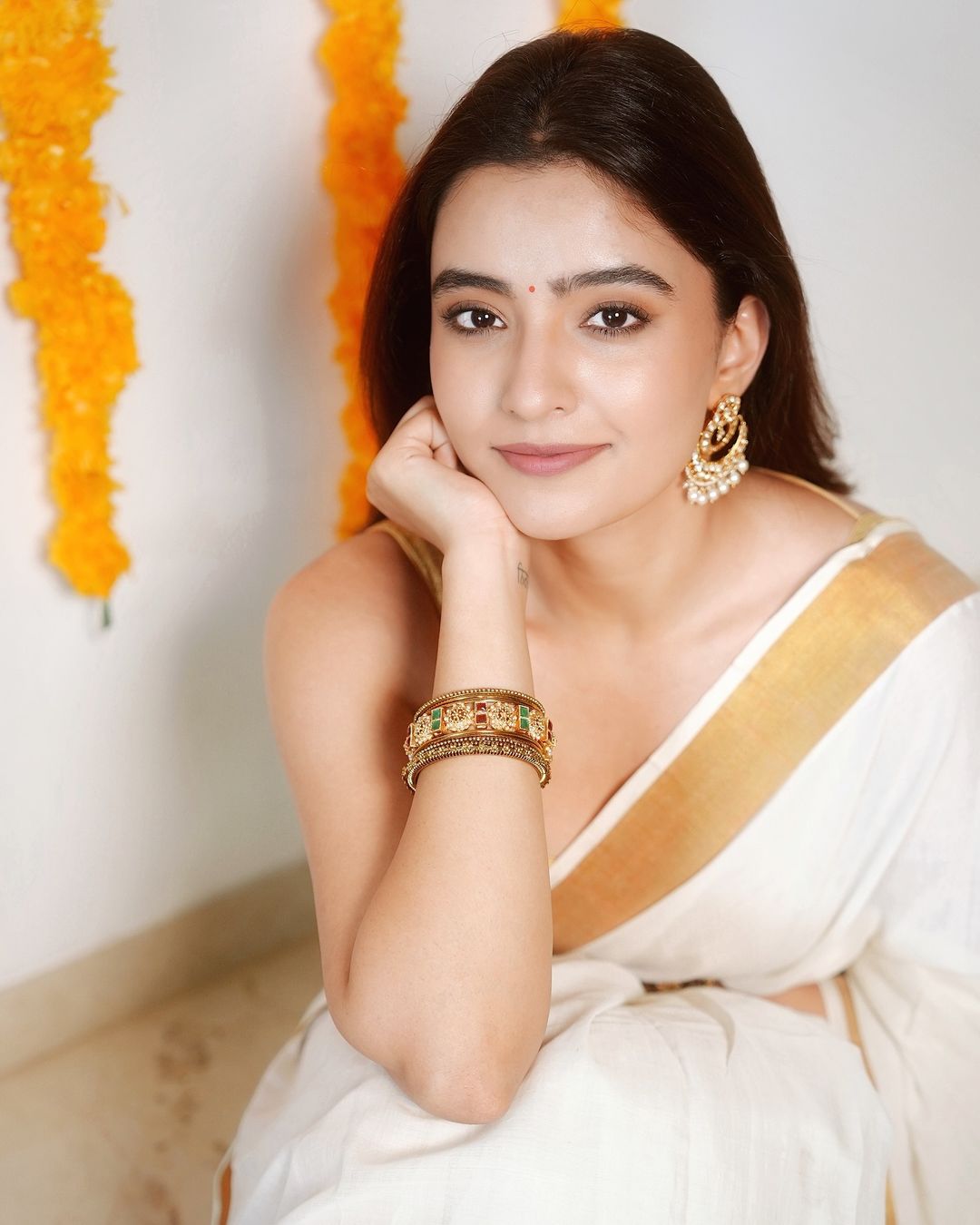 GXgxIAHWAAAR4kx?format=jpg&name=large