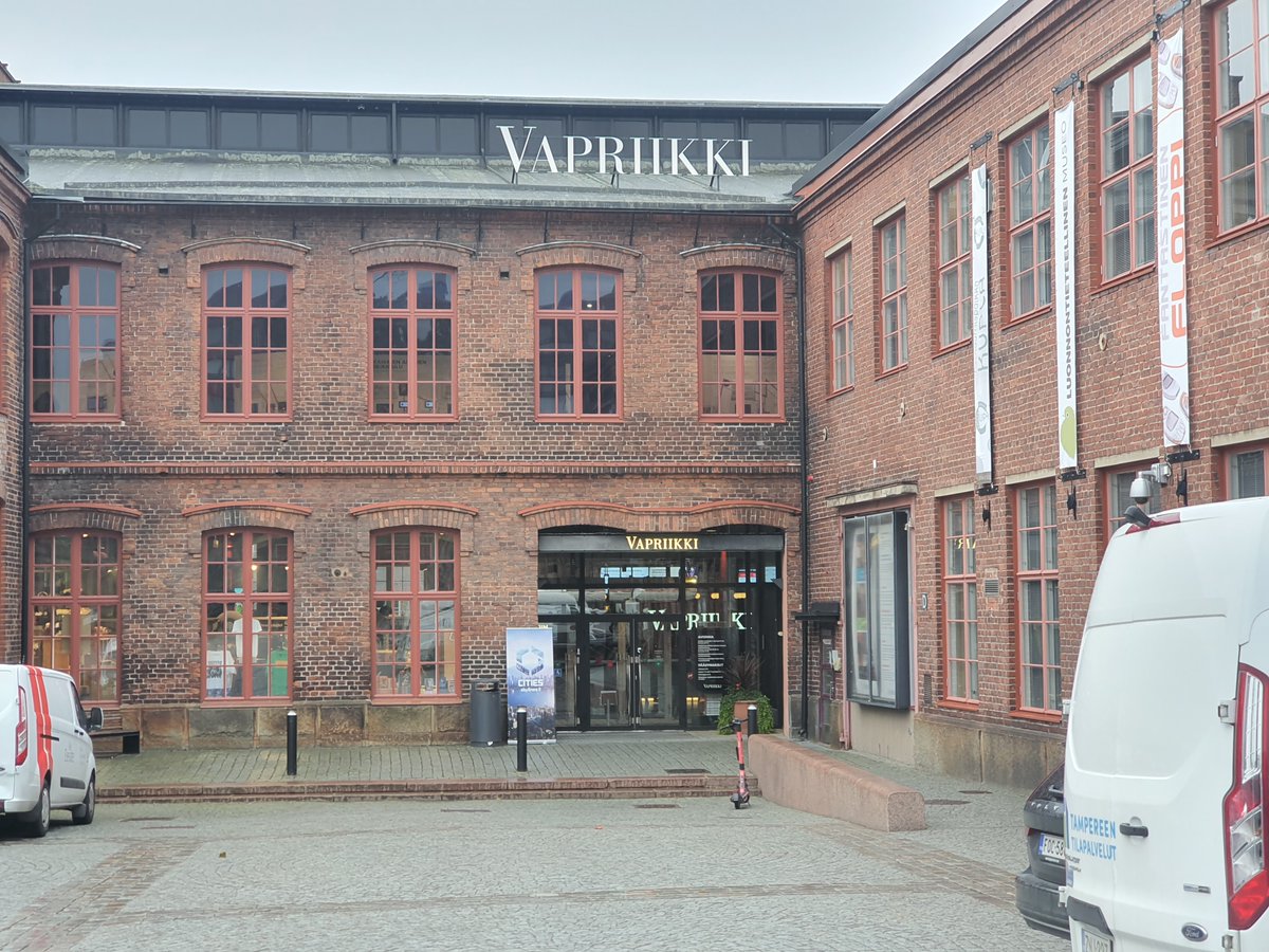 Ok, the Finland thing. 🧵

The exact contents of the event is under NDA so do not expect me or anyone else in that matter to post a detailed summary, but I can talk about how the entire thing went overall. (1)