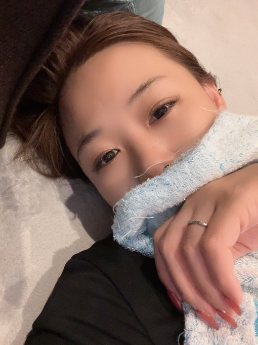 今日はこんな感じてした✨️  誕生祭、ライブのお礼は落ち着いてから✨️  帰ってとりあえずごろんw 差が凄いw https://t.co/QQpg33zLxA