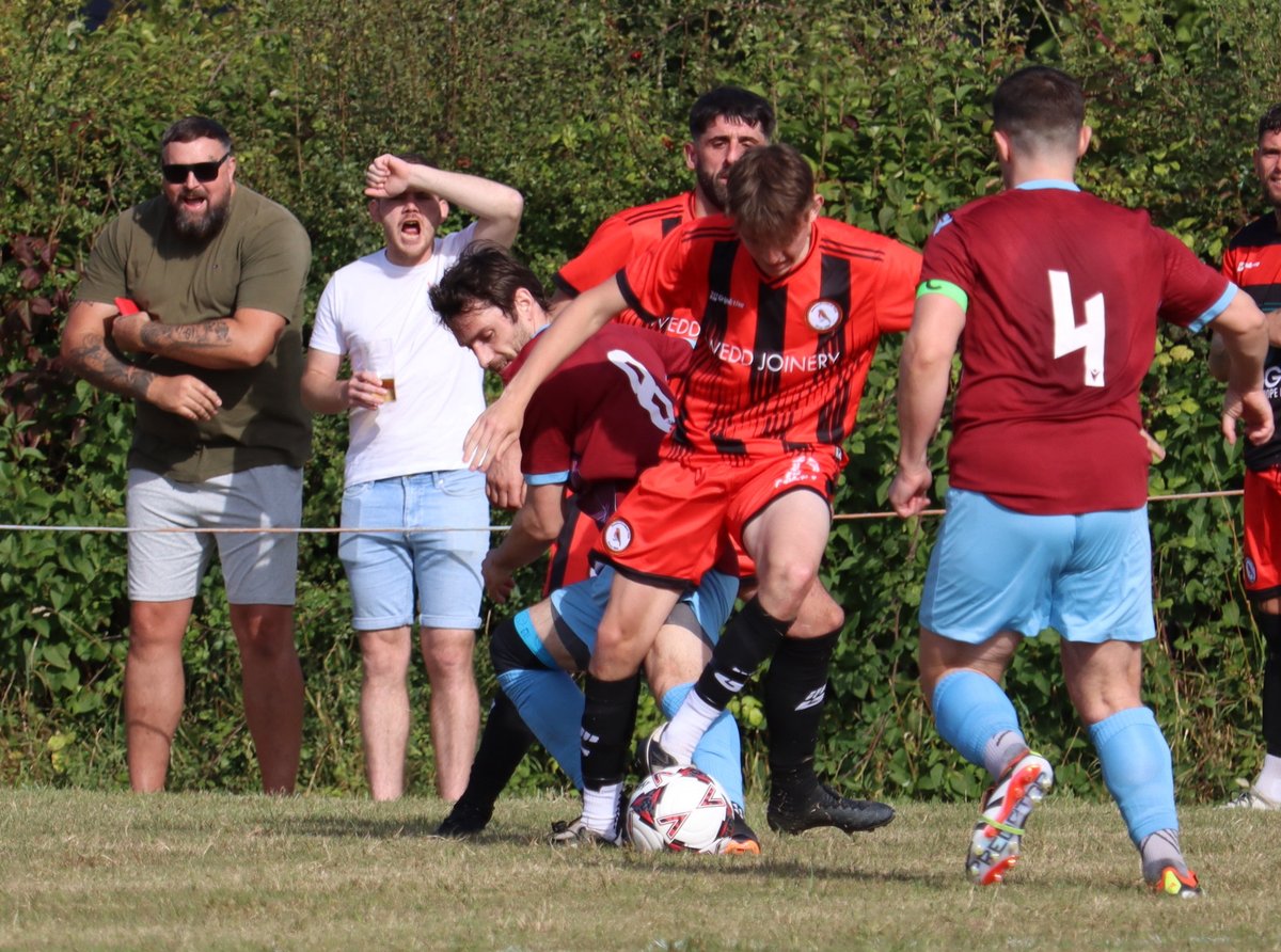 SuffolkFootie2 (@suffolkfootie2) on Twitter photo Action from <a href="/HundonFC/">Hundon FC</a> 's new clubhouse opening day <a href="/CambsLeague/">Cambs County League</a> defeat against <a href="/EatonSoconRes/">Eaton Socon FC Reserves</a> 2/2. #suffolk #grassrootsfootball #Groundhopping <a href="/GreenUn24/">Green'Un</a> <a href="/SuffolkFA/">Suffolk Football Association</a> <a href="/SuffolkNewswire/">Suffolk News</a> Action from <a href="/HundonFC/">Hundon FC</a> 's new clubhouse opening day <a href="/CambsLeague/">Cambs County League</a> defeat against <a href="/EatonSoconRes/">Eaton Socon FC Reserves</a> 2/2. #suffolk #grassrootsfootball #Groundhopping <a href="/GreenUn24/">Green'Un</a> <a href="/SuffolkFA/">Suffolk Football Association</a> <a href="/SuffolkNewswire/">Suffolk News</a>