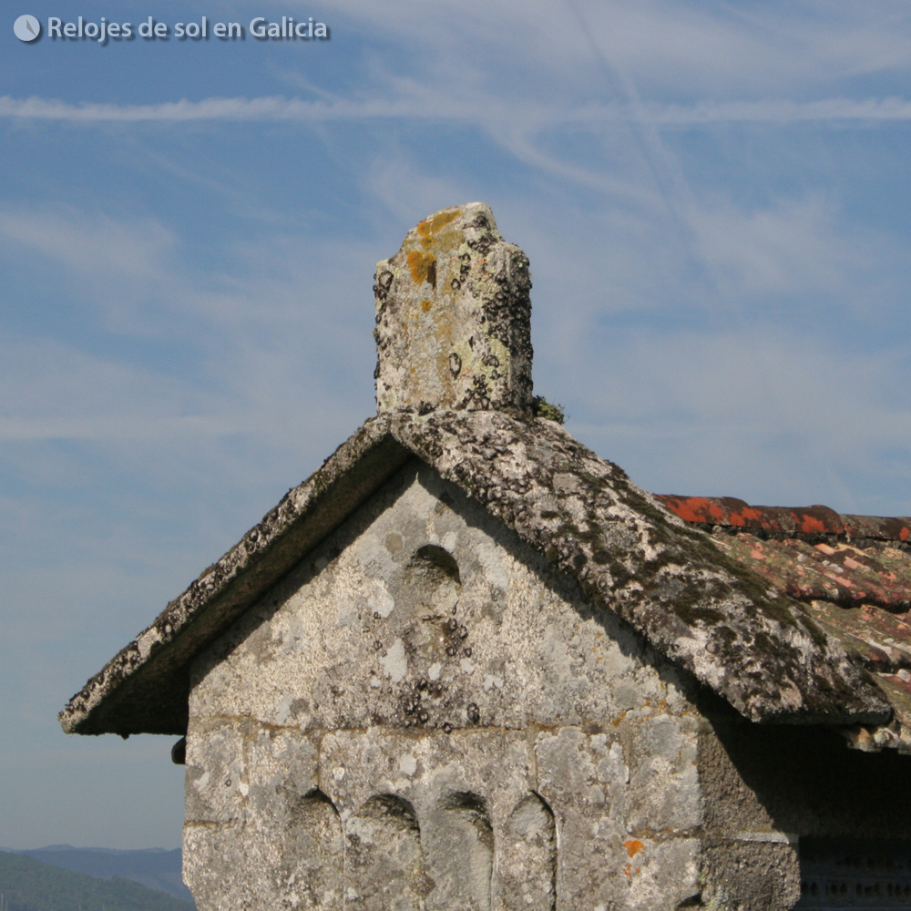 relojesdesolgal's tweet photo. #Relojdesol en un #hórreo del municipio de #Soutomaior (#Pontevedra)
#Reloxodesol nun #canastro do #concellodeSoutomaior (#PO)
#saulėslaikrodis #päikesekell #horlogesolaire #sunčanisat #slnečnéhodiny #slunečníhodiny
#canizo #piorno #granary #sansalvador #comarcavigo #galicia https://t.co/2GMjebyzNQ