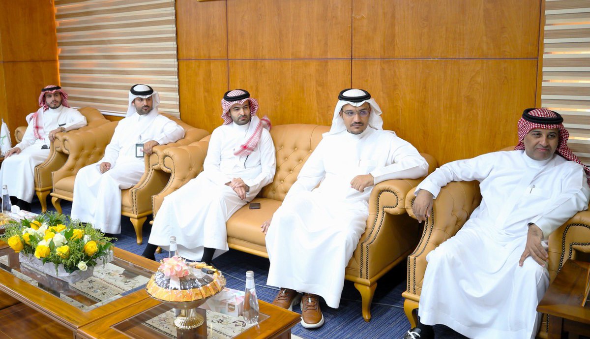 NBU_KSA's tweet photo. استقبل رئيس #جامعة_الحدود_الشمالية أ.د.أحمد بن علي الرميح بمكتبه؛ نائب الرئيس للاستدامة والتقنية والأبحاث والتطوير في وحدة أعمال #معادن الفوسفات أ.خالد الأحمدي والوفد المرافق له، وجرى خلال اللقاء بحث سبل التعاون بين الجهتين. https://t.co/3C9rFmEv9Z