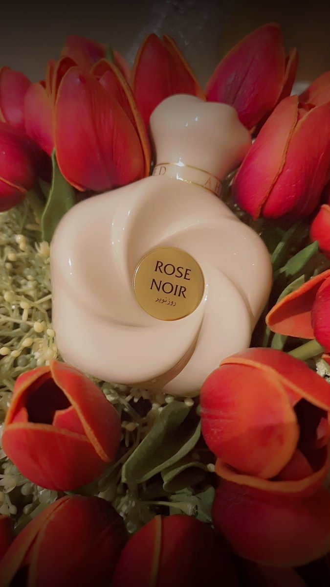 kookee5076's tweet photo. #رابطة_عشاق_العطور 
من عطور احمد المغربي . 
التباين الحسي بين حرارة الزنجبيل ونعومة الياسمين تبدأ مغامرتك بإحساس حيوي عالي
روائح المسك مع أخشاب الصندل وكشميران تشكل لك نهايات هادئ ومريحة للأنفاس.
رائحة مميزة خفيفة لكن انصح بعدم رشة على الملابس . https://t.co/bKsXsNfN6c