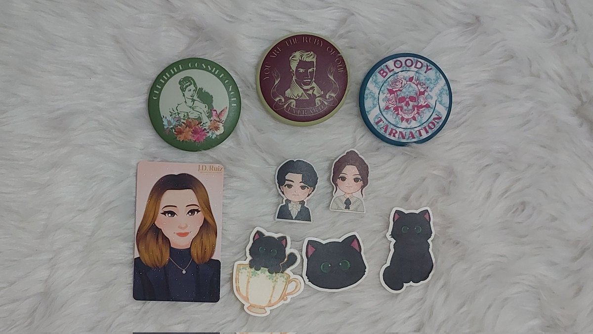 levibuiltmerain's tweet photo. Special thanks to the following:

photocard: 
art - @royal_retsam 
printing - @orenjico

stickers &amp; pins:
ben&amp;agatha chibis - @kathanikath 
mrs. beagle chibis - @MindYiyan 
printing - @ampersandmerch 

🍵💚 #ToBewitchABeast #greenwriter #wattpad #LIBOfficialatMIBF2024 #MIBF2024 https://t.co/OAALhq5l48