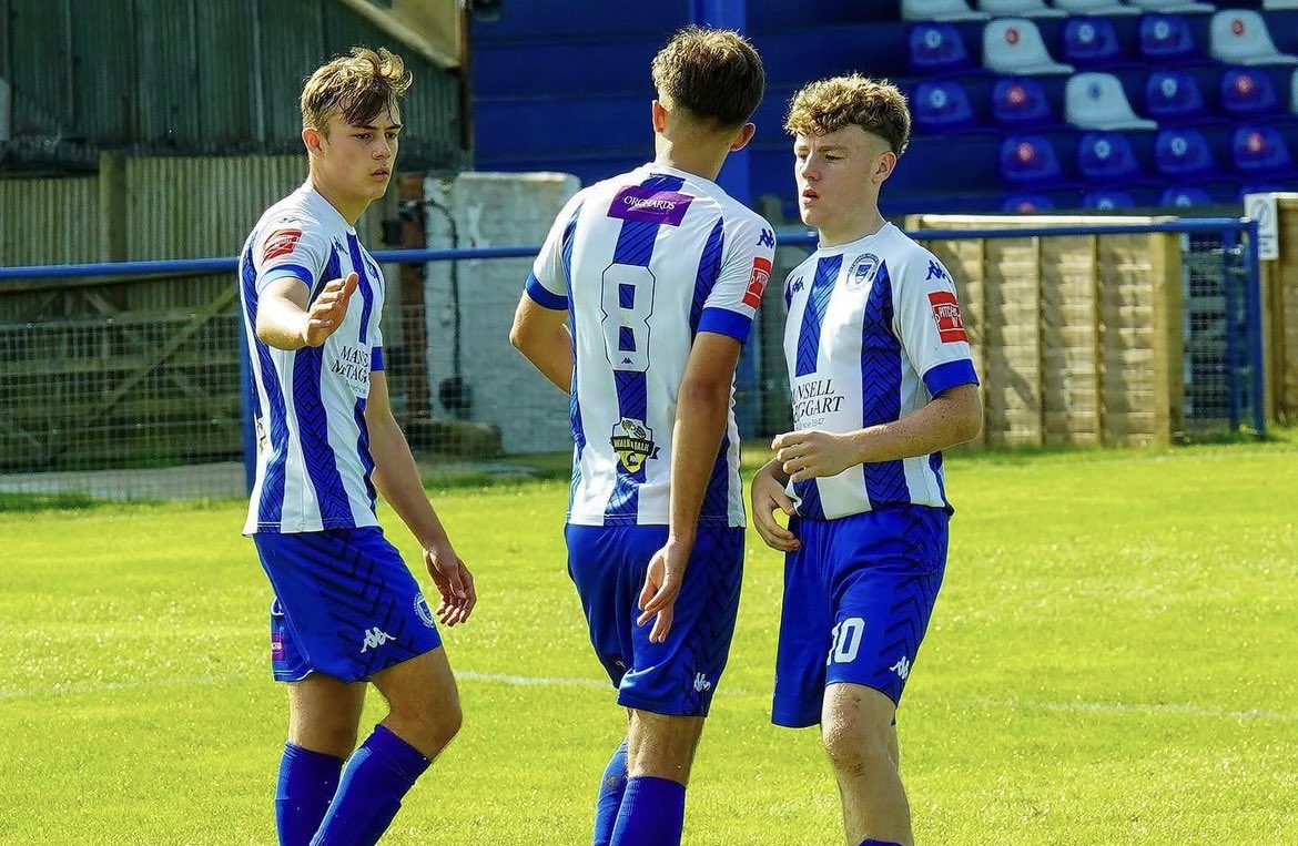 HHTFC's tweet photo. A huge well done to our Under 18’s who won 4-1 against Saltdean Under 18’s at the Home Smart Energy Stadium today 👏⚽️

Flower x2 
Bingham x2

#HHTFC (📸 - @therat2846) https://t.co/Tl3y0lhFIQ