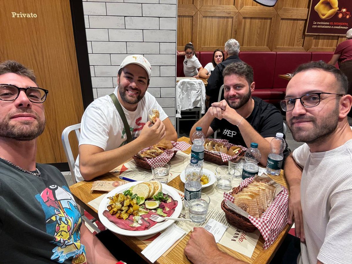 First local GO Cup+Challenge of current season in Pomezia (Rome) 🇮🇹

GO Cup winner: our veteran <a href="/ASprescelto/">ASprescelto 🔜 Hawaii</a> 💥
After a fierce Top Cut match, he's  the GO Challenge winner too!

Thanks to every participant that keeps enjoying our PvP community events ❤️

#PlayPokémon
#PokémonGO