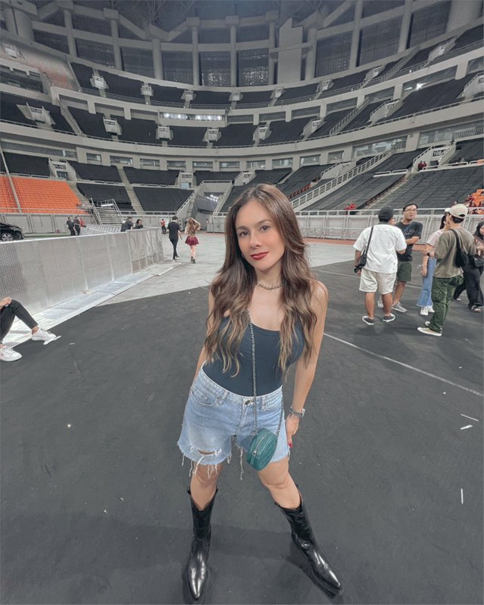 ️ ️️

️ ️️

Masih merasakan euforia konser.  

️ ️️

️ ️️