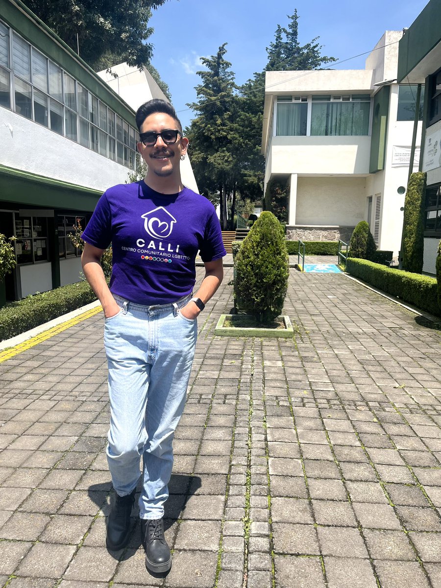 Richo_Torres's tweet image. Nos pusimos la poderosísima playera de #Calli, Centro Comunitario de Personas LGBTTTIQ+. Hablamos sobre este proyecto a invitación de @apoyo_trans ¡Muchas gracias!🩷

Si les interesa saber más o donar para esta causa, consulten las redes de @FueraCloset_AC 🏳️‍🌈🏳️‍⚧️