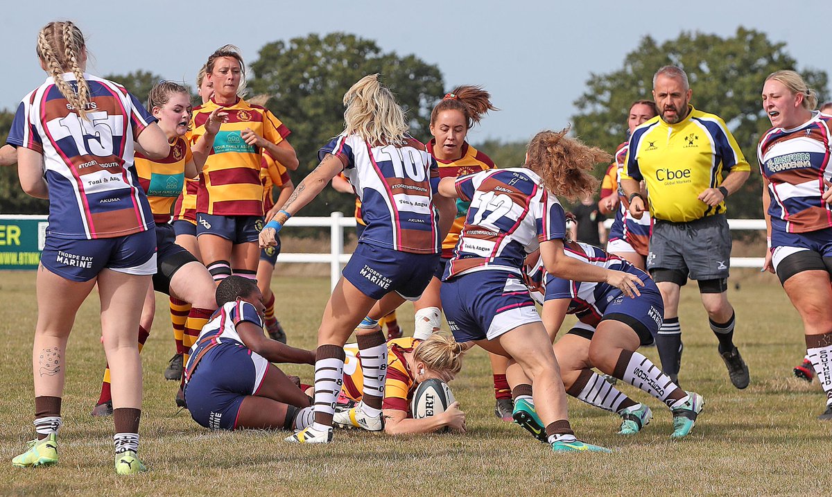 NickyHayesPhoto's tweet photo. A totally ruthless performance from @westcliffrfc  Ladies this afternoon scoring 9 tries (8 converted) on their way to a thumping 61-10 victory over local rivals @SouthendSaxons in a highly entertaining match @CJPhillips1982 @Essex_Echo #LovePhotography https://t.co/ccGAeglOx2