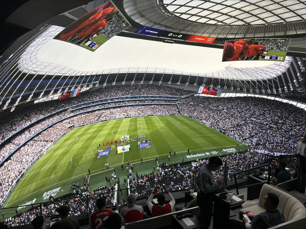 chris_kratovil's tweet image. I enjoyed my first visit to COSM, a sort of miniature version of The Sphere that shows sports on a huge domed screen. I took a trip to North London for the Arsenal-Tottenham Derby without leaving DFW. Pretty incredible. And North London is Red! #COSM #Arsenal #NorthLondonDerby