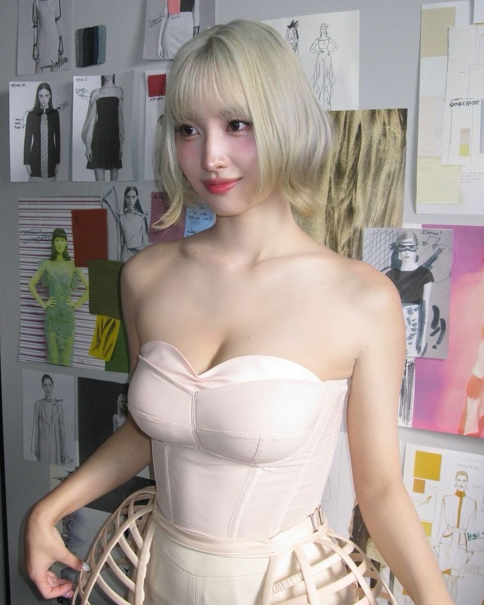 momo pics tweet media