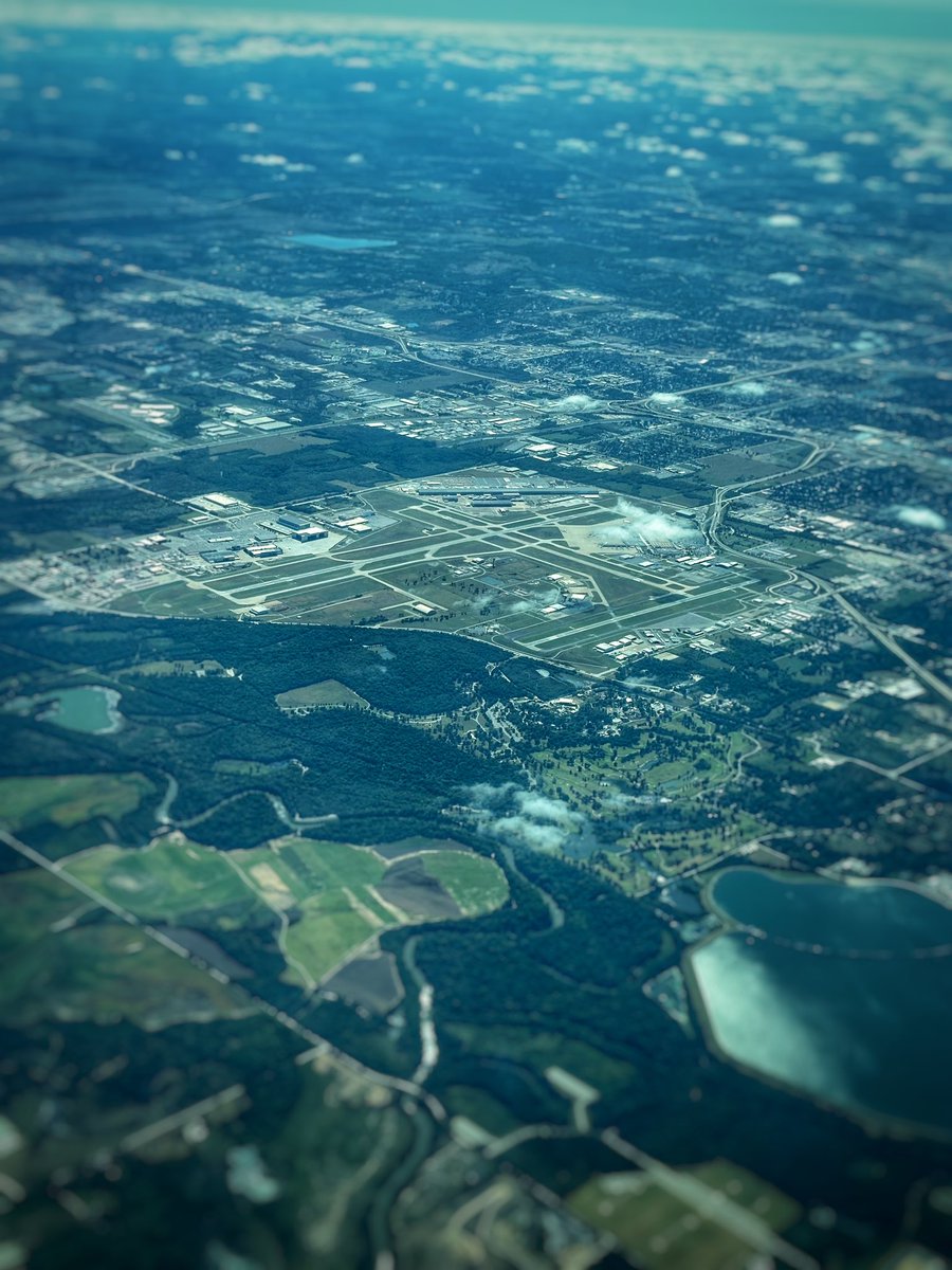 TakingOffDan's tweet image. Name that airport!